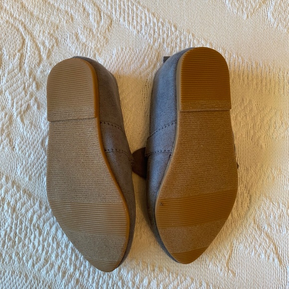 Toddler size 5 shoes - Picture 6 of 6